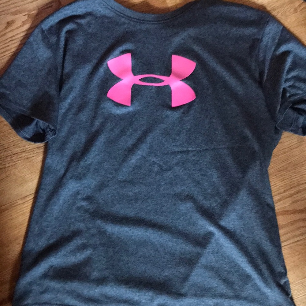 under armour grey & pink athletic shirt